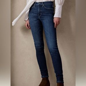 Banana Republic Premium Denim - High Rise Skinny Jean - 26